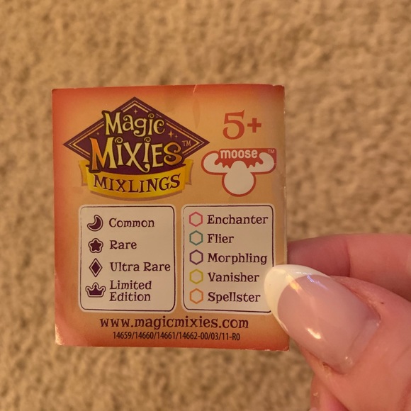 Magic Mixies castle with one character + accessories NWOT - Picture 5 of 6